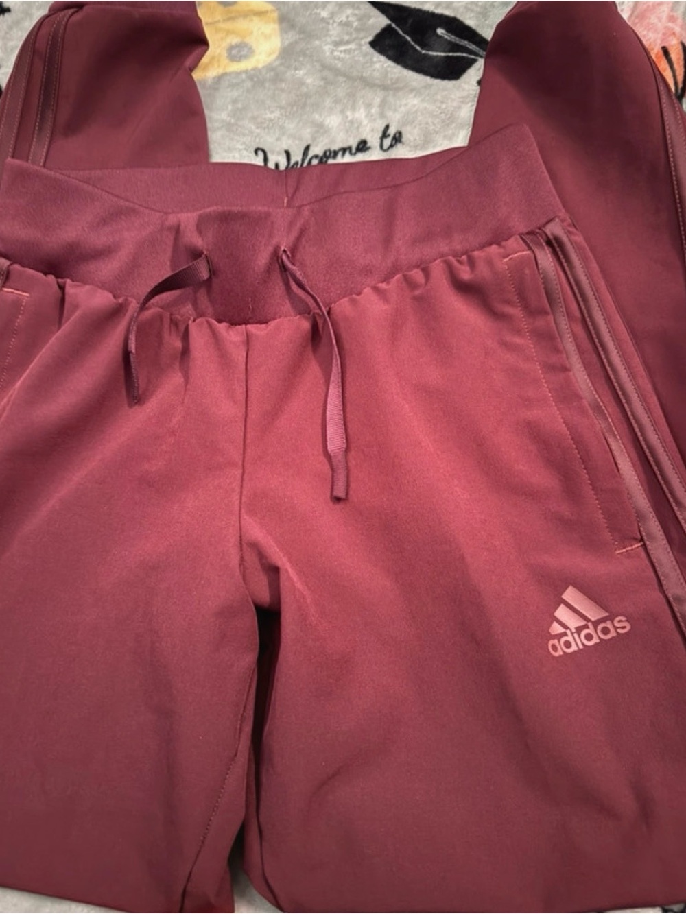 Women's  Burgundy Jogger pants xs nwot